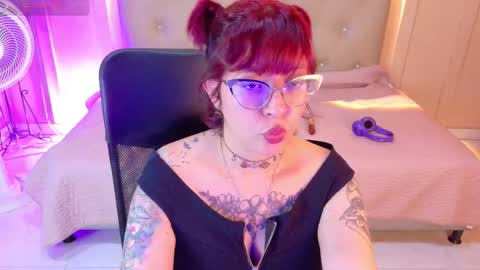 Snapshot of chloerossee chatting on December 3, 2025, 1:46 am Chloe rosse online show from December 3, 2025, 1:46 am