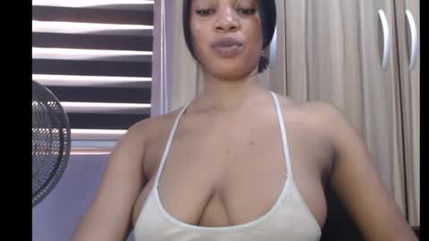 Snapshot of choco_chocox chatting on January 15, 2025, 8:09 am ESTHER online show from January 15, 2025, 8:09 am