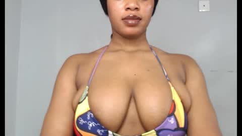 Snapshot of choco_chocox chatting on October 19, 2025, 7:42 am ESTHER online show from October 19, 2025, 7:42 am