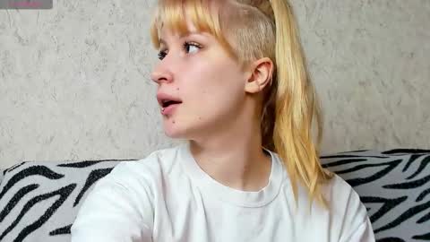 choco_meowx online show from March 19, 2026, 8:07 am