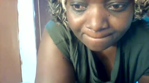 Snapshot of chocobabe002 chatting on April 21, 2026, 2:15 am chocobabe002 online show from April 21, 2026, 2:15 am