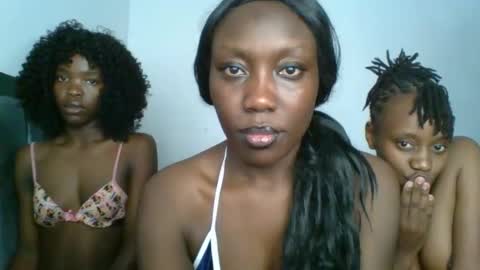 Snapshot of chocobear22 chatting on October 22, 2025, 6:29 pm chocobear22 online show from October 22, 2025, 6:29 pm