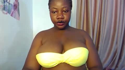Snapshot of chocolateassgirl61 chatting on January 15, 2026, 9:14 am chocolateassgirl61 online show from January 15, 2026, 9:14 am