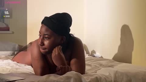 chocolatebunnycakez online show from December 17, 2025, 1:11 am