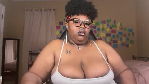 Snapshot of chocolatebunnyxx69 chatting on June 8, 2026, 1:28 am Melina online show from June 8, 2026, 1:28 am