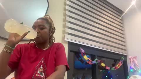 ChocolateCakeQueen online show from December 21, 2024, 4:19 am