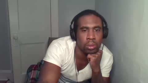 Snapshot of chocolatedolla chatting on February 23, 2025, 2:51 am chocolatedolla online show from February 23, 2025, 2:51 am