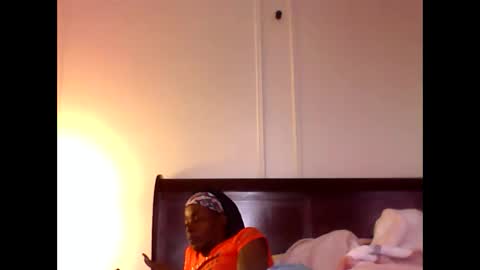 chocolatedrop_ online show from September 30, 2025, 12:21 pm