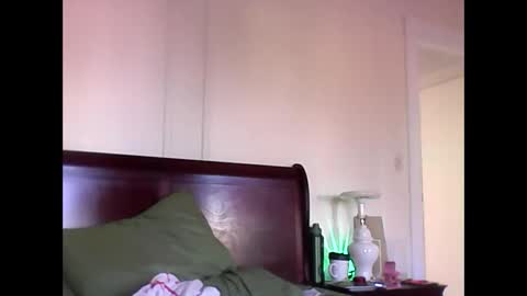 chocolatedrop_ online show from October 22, 2025, 2:28 pm