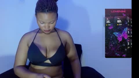 Snapshot of chocolatemilkebony chatting on February 24, 2025, 10:26 am chocolatemilkebony online show from February 24, 2025, 10:26 am