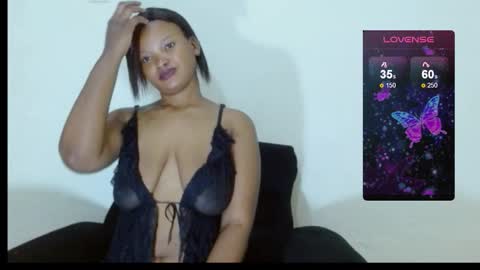 Snapshot of chocolatemilkebony chatting on September 19, 2025, 7:10 am chocolatemilkebony online show from September 19, 2025, 7:10 am