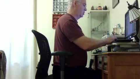 chris2002b online show from September 21, 2025, 1:40 am