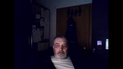 Snapshot of chris250268 chatting on December 8, 2024, 4:35 am Chris online show from December 8, 2024, 4:35 am