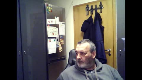 Snapshot of chris250268 chatting on February 6, 2025, 6:56 pm Chris online show from February 6, 2025, 6:56 pm