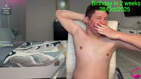 Snapshot of chris___evanss chatting on October 5, 2025, 1:04 am Chris Evens online show from October 5, 2025, 1:04 am