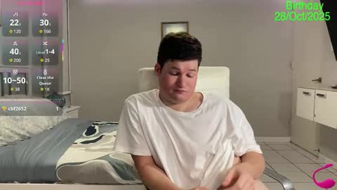 Snapshot of chris___evanss chatting on October 16, 2025, 12:11 am Chris Evens online show from October 16, 2025, 12:11 am