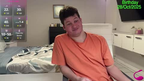 Snapshot of chris___evanss chatting on October 18, 2025, 11:27 pm Chris Evens online show from October 18, 2025, 11:27 pm