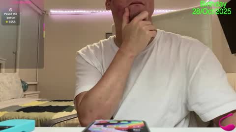 Snapshot of chris___evanss chatting on October 20, 2025, 2:12 am Chris Evens online show from October 20, 2025, 2:12 am