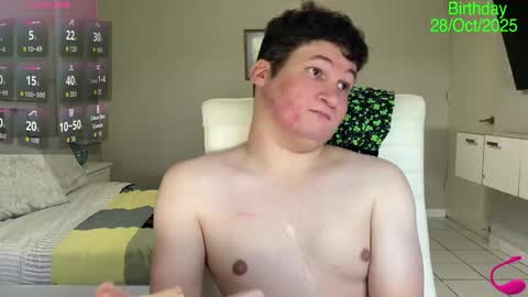 Snapshot of chris___evanss chatting on October 27, 2025, 6:45 pm Chris Evens online show from October 27, 2025, 6:45 pm