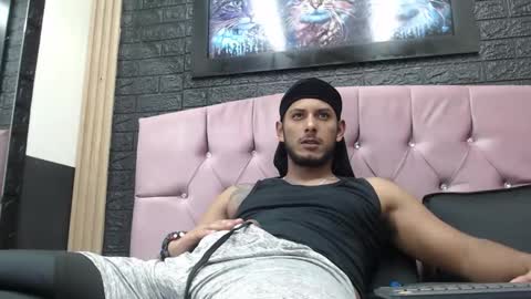 chris_dick2 online show from November 19, 2025, 6:35 am