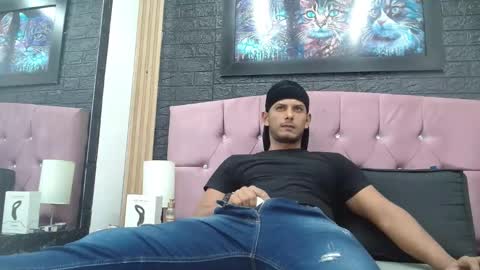 chris_dick2 online show from January 6, 2026, 3:21 am