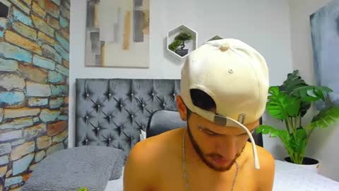 Snapshot of chris_grey2 chatting on June 17, 2026, 6:42 pm chris_grey2 online show from June 17, 2026, 6:42 pm