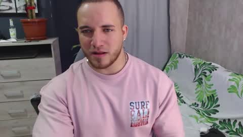 chris_huntter online show from February 15, 2025, 8:11 pm