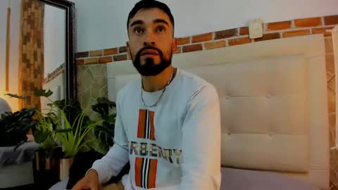 chris_kizz online show from January 12, 2025, 10:43 pm