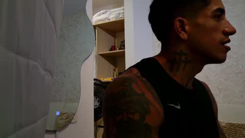 Snapshot of chris_reilly chatting on February 5, 2025, 6:48 pm chris reilly online show from February 5, 2025, 6:48 pm