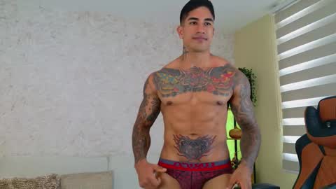 Snapshot of chris_reilly chatting on February 11, 2025, 4:13 pm chris reilly online show from February 11, 2025, 4:13 pm