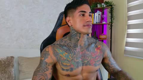 Snapshot of chris_reilly chatting on October 4, 2025, 2:15 pm chris reilly online show from October 4, 2025, 2:15 pm