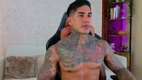 Snapshot of chris_reilly chatting on December 14, 2025, 2:44 pm chris reilly online show from December 14, 2025, 2:44 pm