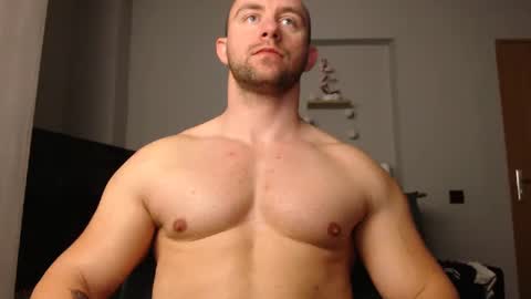 Snapshot of chrisbigbiceps chatting on December 5, 2024, 5:15 am chrisbigbiceps online show from December 5, 2024, 5:15 am