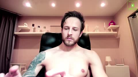Snapshot of chriscarrey chatting on January 24, 2025, 12:31 am Chris online show from January 24, 2025, 12:31 am