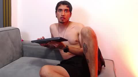 Snapshot of chrislyonss chatting on December 15, 2025, 11:20 pm chrislyonss online show from December 15, 2025, 11:20 pm