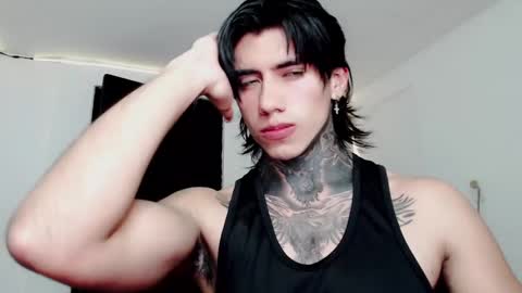 CHRIS  INDEPENT MODEL online show from February 18, 2025, 5:42 pm