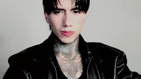 CHRIS  INDEPENT MODEL online show from November 5, 2025, 10:54 pm