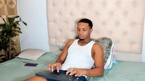 Chriss Vall online show from March 25, 2026, 3:12 am