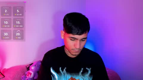 Christian Wang online show from November 23, 2025, 9:25 pm