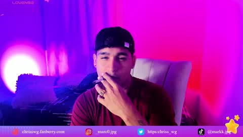 Snapshot of chriss_wg_ chatting on December 20, 2025, 11:12 pm Christian Wang online show from December 20, 2025, 11:12 pm