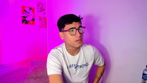 Snapshot of chriss_wg_ chatting on January 8, 2026, 6:54 pm Christian Wang online show from January 8, 2026, 6:54 pm