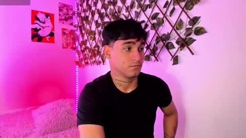 Snapshot of chriss_wg_ chatting on January 14, 2026, 6:46 pm Christian Wang online show from January 14, 2026, 6:46 pm