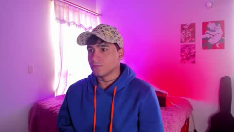 Snapshot of chriss_wg_ chatting on February 4, 2026, 7:09 pm Christian Wang online show from February 4, 2026, 7:09 pm