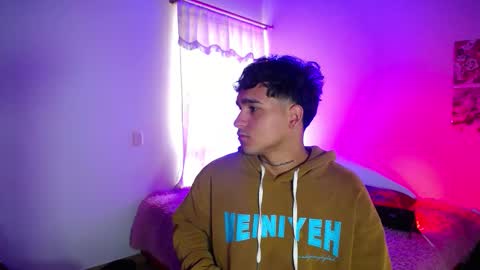 Snapshot of chriss_wg_ chatting on February 13, 2026, 9:00 pm Christian Wang online show from February 13, 2026, 9:00 pm