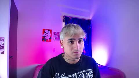 Snapshot of chriss_wg_ chatting on March 1, 2026, 12:40 pm Christian Wang online show from March 1, 2026, 12:40 pm