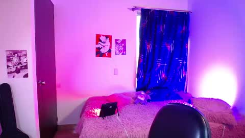 Snapshot of chriss_wg_ chatting on March 6, 2026, 12:01 pm Christian Wang online show from March 6, 2026, 12:01 pm