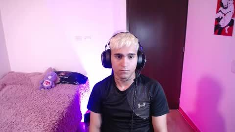 Snapshot of chriss_wg_ chatting on March 9, 2026, 8:57 pm Christian Wang online show from March 9, 2026, 8:57 pm