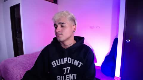 Snapshot of chriss_wg_ chatting on March 13, 2026, 8:15 pm Christian Wang online show from March 13, 2026, 8:15 pm