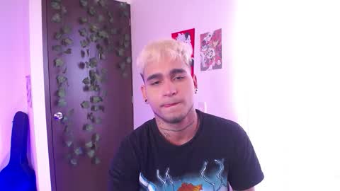 Snapshot of chriss_wg_ chatting on March 21, 2026, 6:11 pm Christian Wang online show from March 21, 2026, 6:11 pm