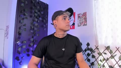 Snapshot of chriss_wg_ chatting on March 31, 2026, 9:59 pm Christian Wang online show from March 31, 2026, 9:59 pm